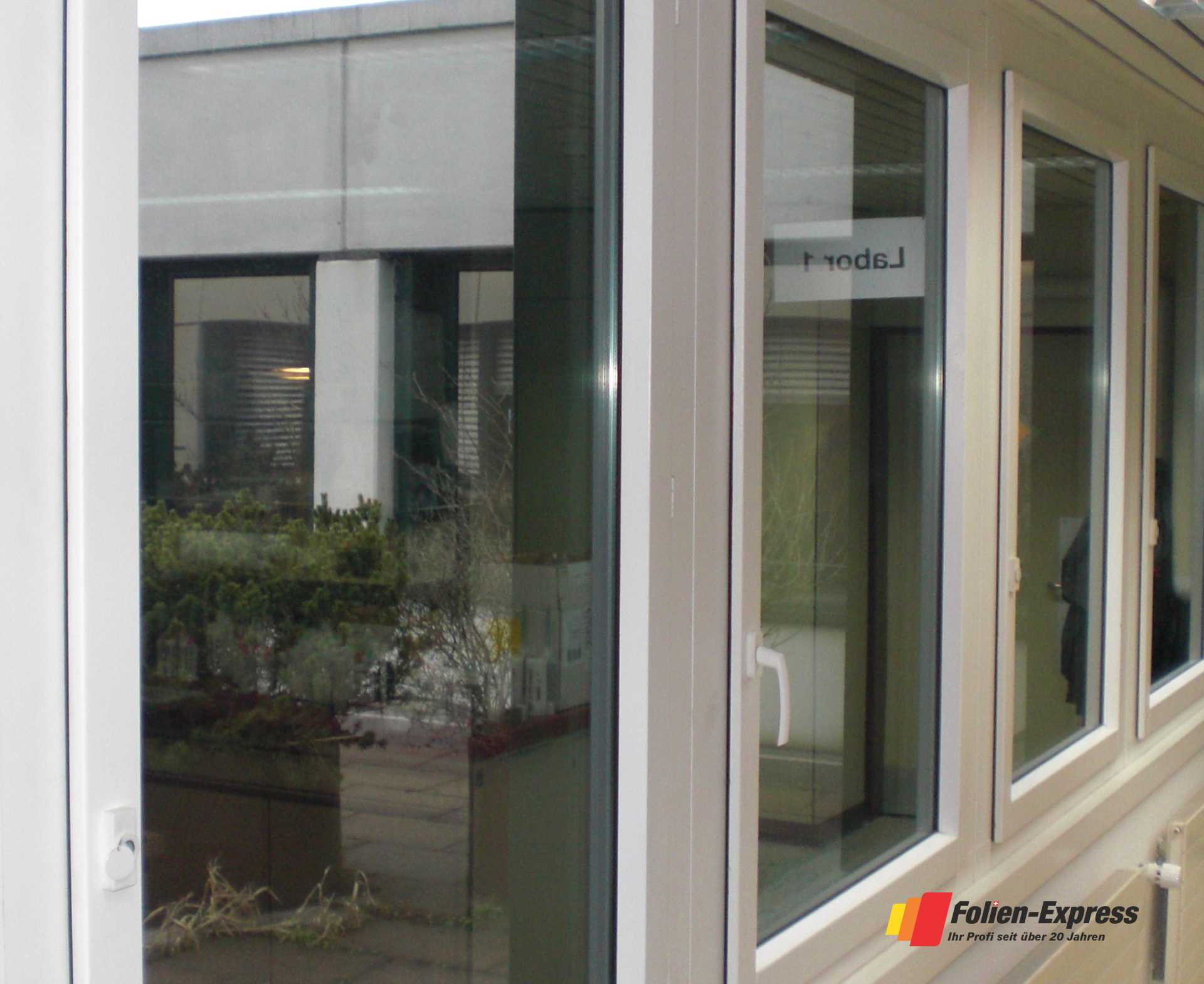 Blendschutzfolie E02