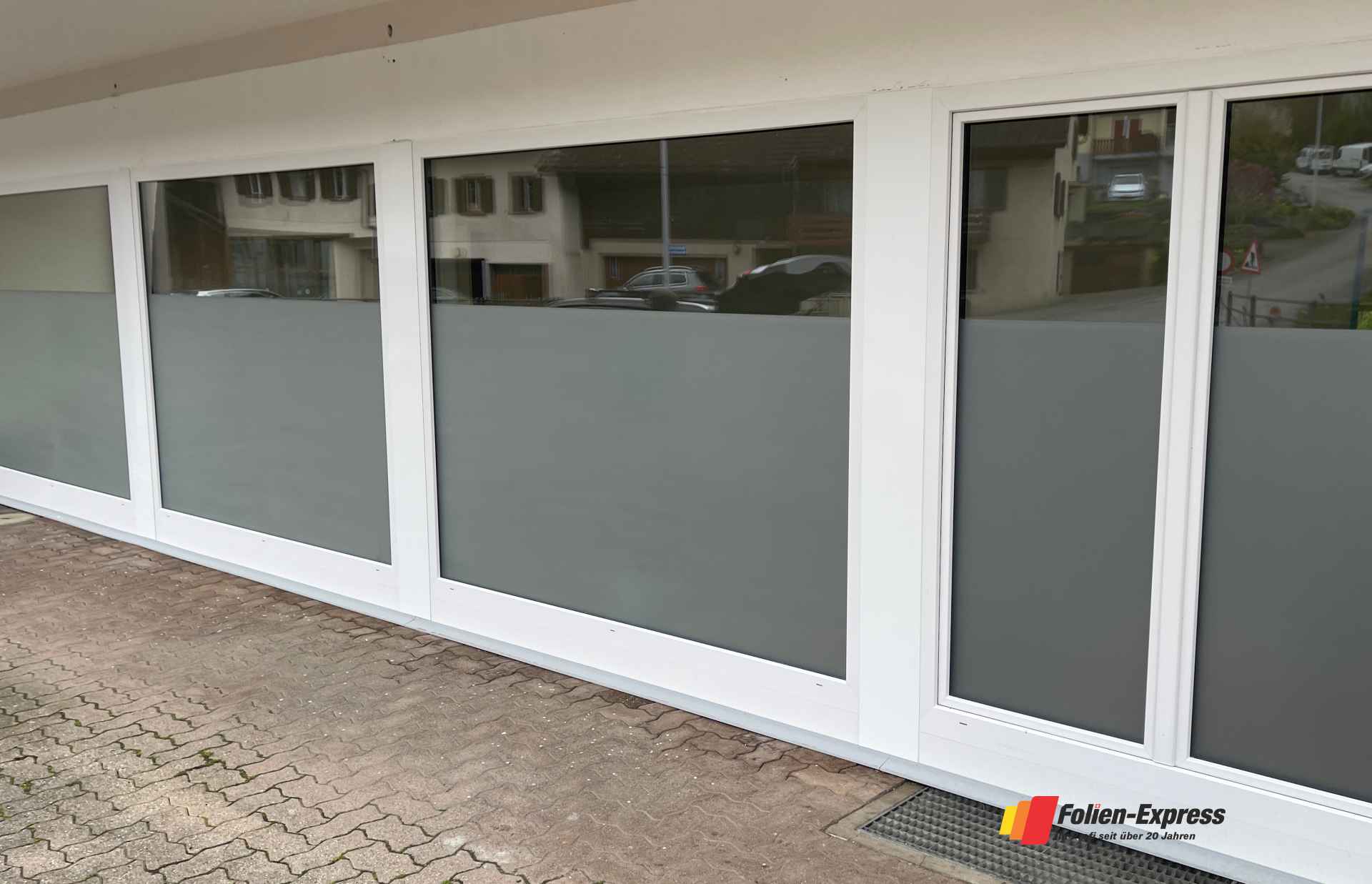 Sichtschutzfolie B37 Grau Aussenverlegung