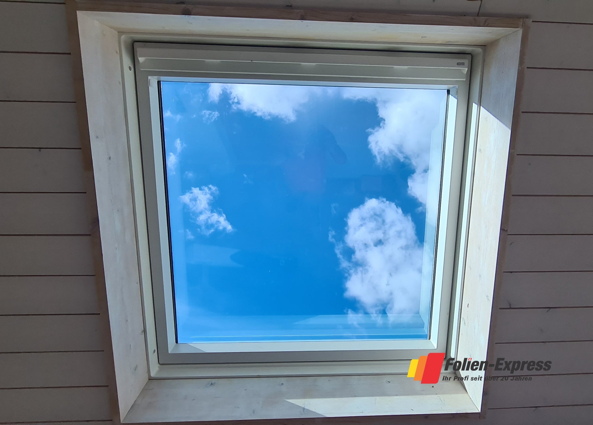 Sonnenschutzfolie-Dachfenster-D18