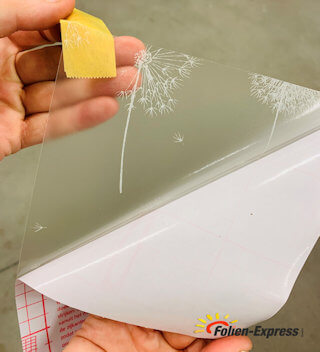 Schutzfolie entfernen